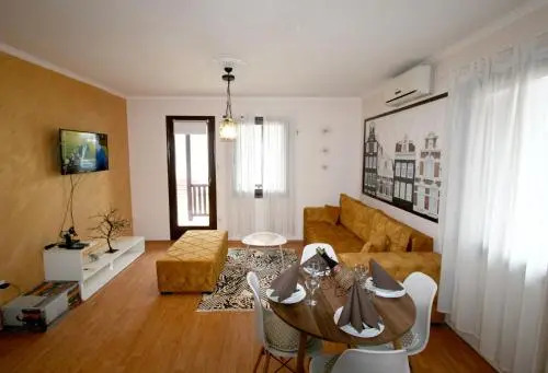 Apartment Ema