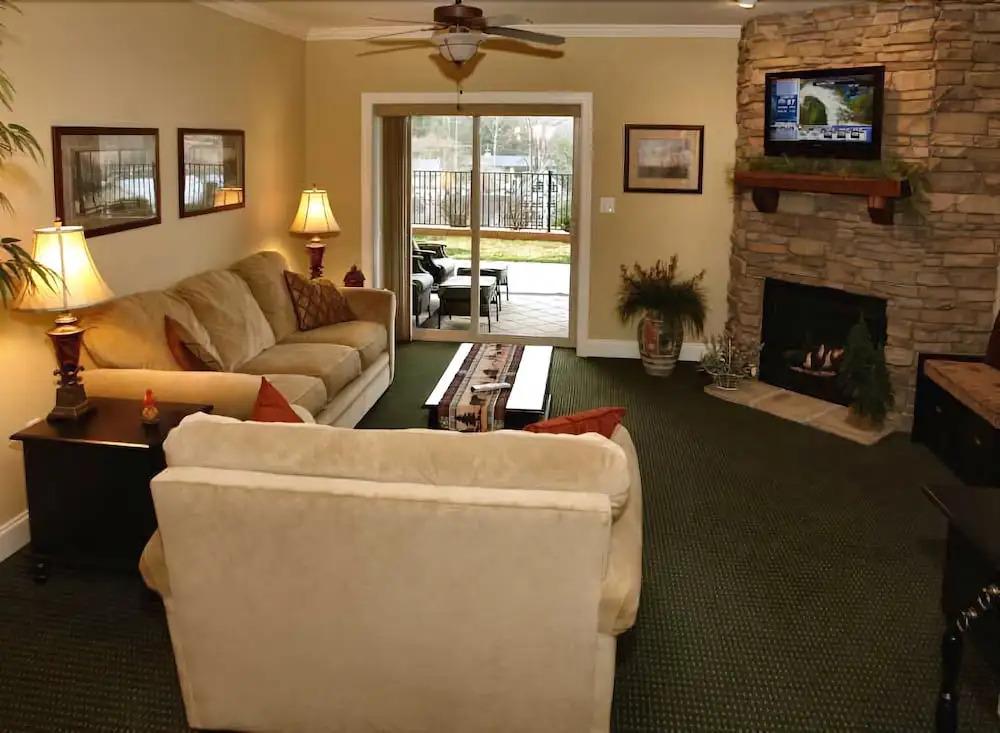 Summit Manor Condominiums