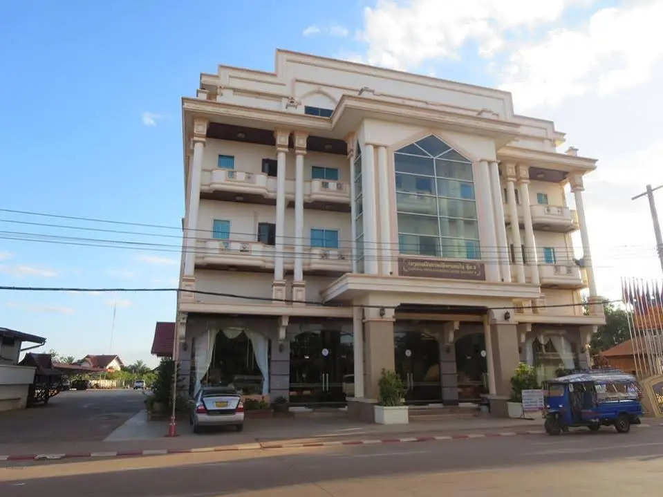 Lattana Phet Amone Chai Hotel