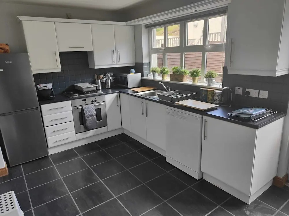 Castleview Large 3 Bedroom Family House - Glenarm
