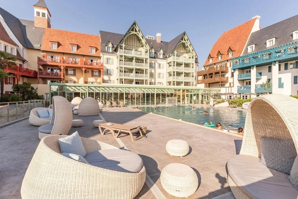 Picturesque Deauville Apartment for 6
