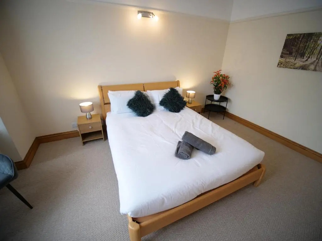 Town Centre Apartment Sleeps 9