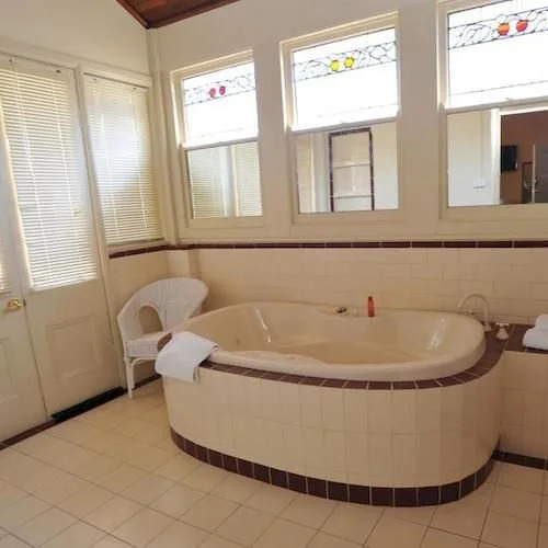 THE Doulton Luxury B&B