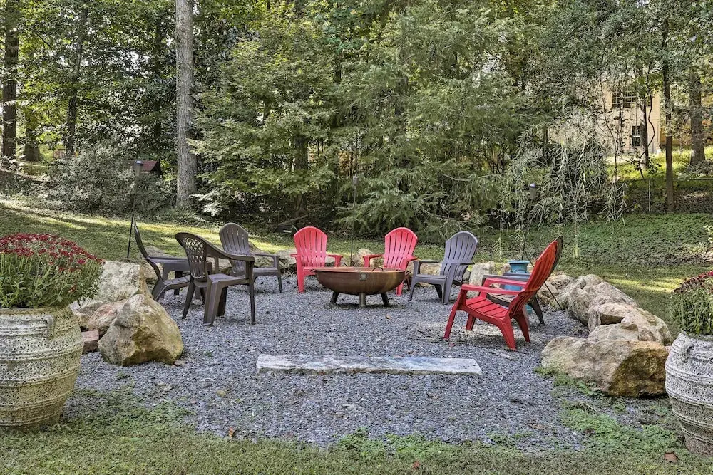 Serene Mableton Cabin - 13 Mi to Downtown Atlanta!