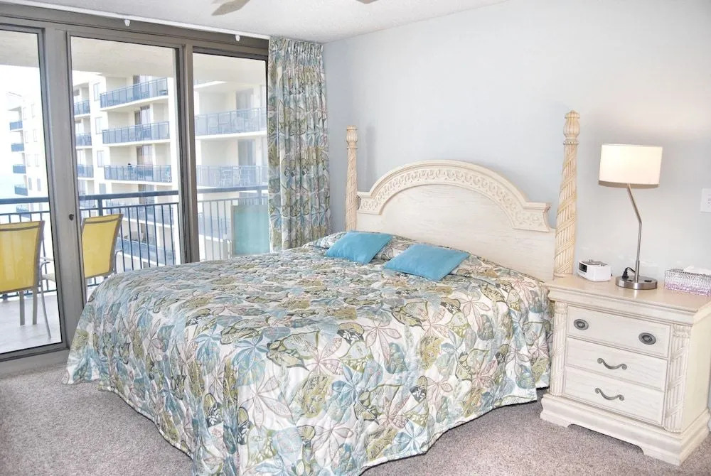 Brighton Tower 1909 3br 3ba Oceanfront 3 Bedroom Condo by RedAwning