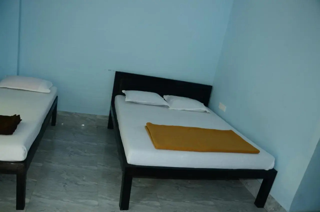 1 BR Guest house in Near Kashid Beach, kashid, by GuestHouser (E53A)