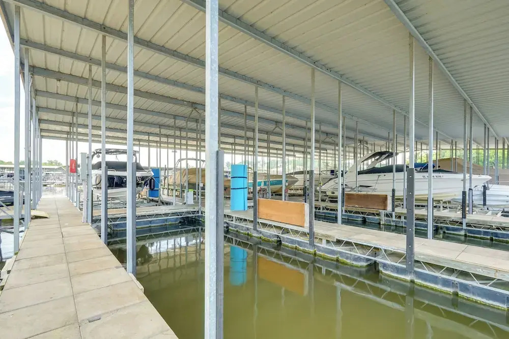 Osage Beach Condo Pools, Boatslip and Pickleball