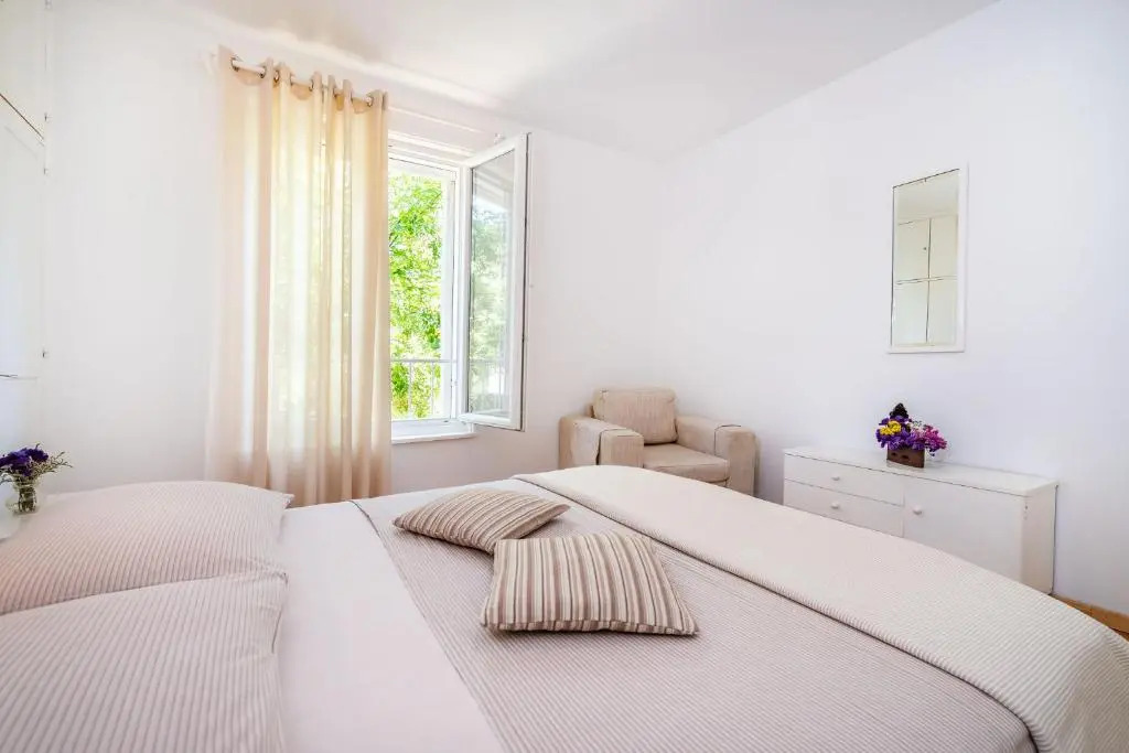 Near old town apartment with free parking and air condition in each room