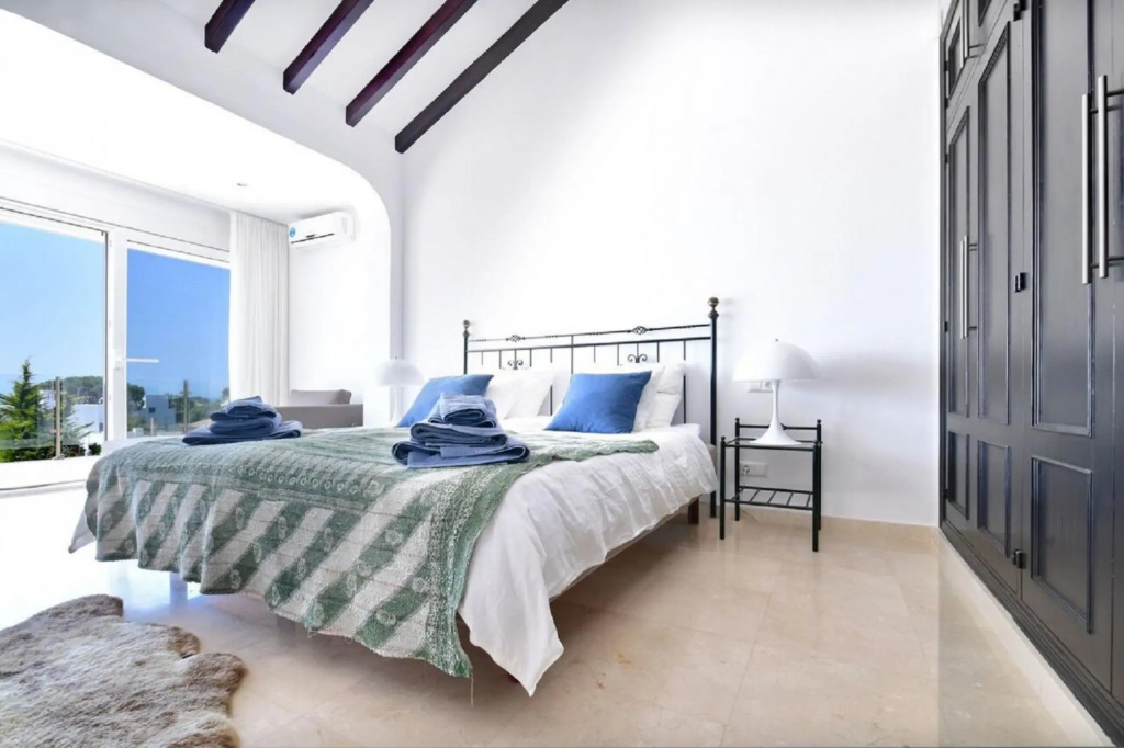 Luxury Villa Near Marbella with Private Pool, Jacuzzi & Modern Amenities