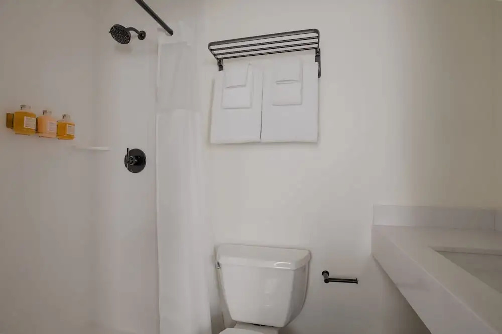 Dupont Circle Embassy Inn by FOUND