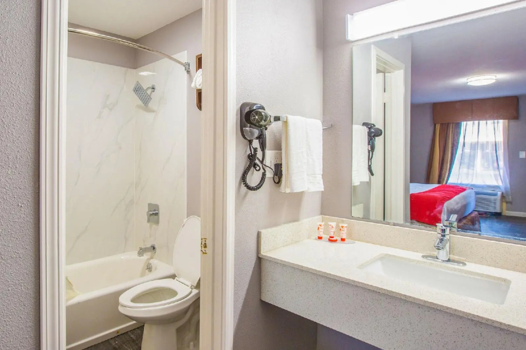 Rodeway Inn & Suites Brookhaven
