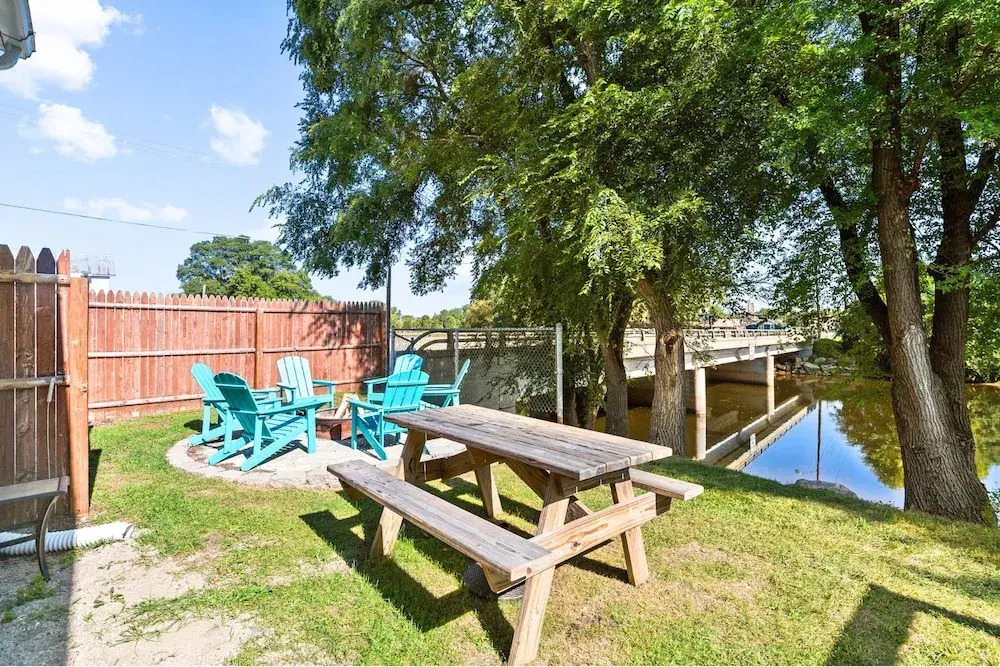 The Waterfront - Waterslide Game Room Sleeps 26