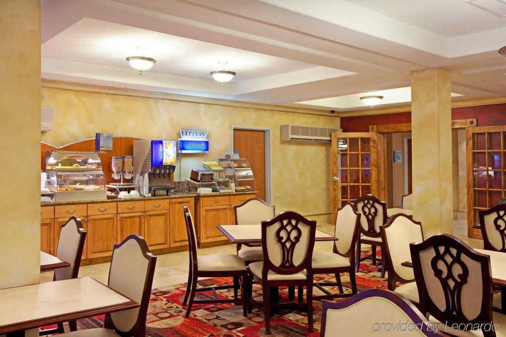 Holiday Inn Express & Suites Lafayette South by IHG