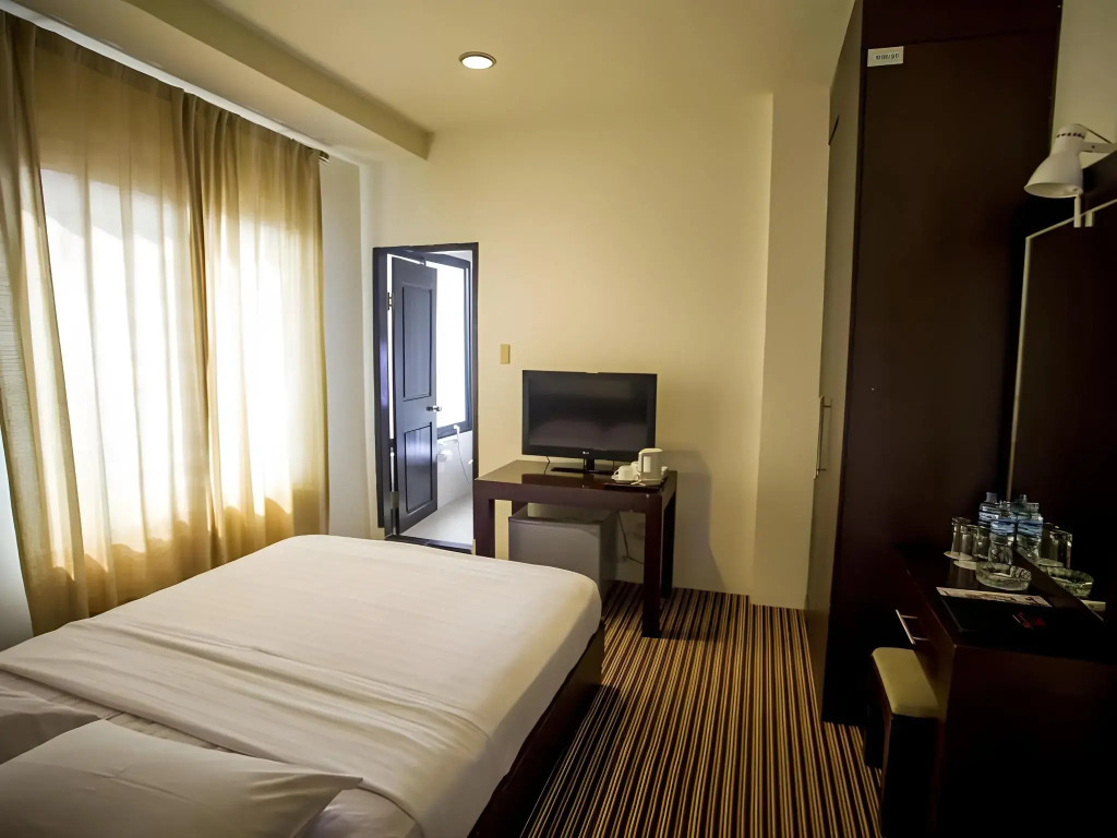 Kenari Tower Hotel