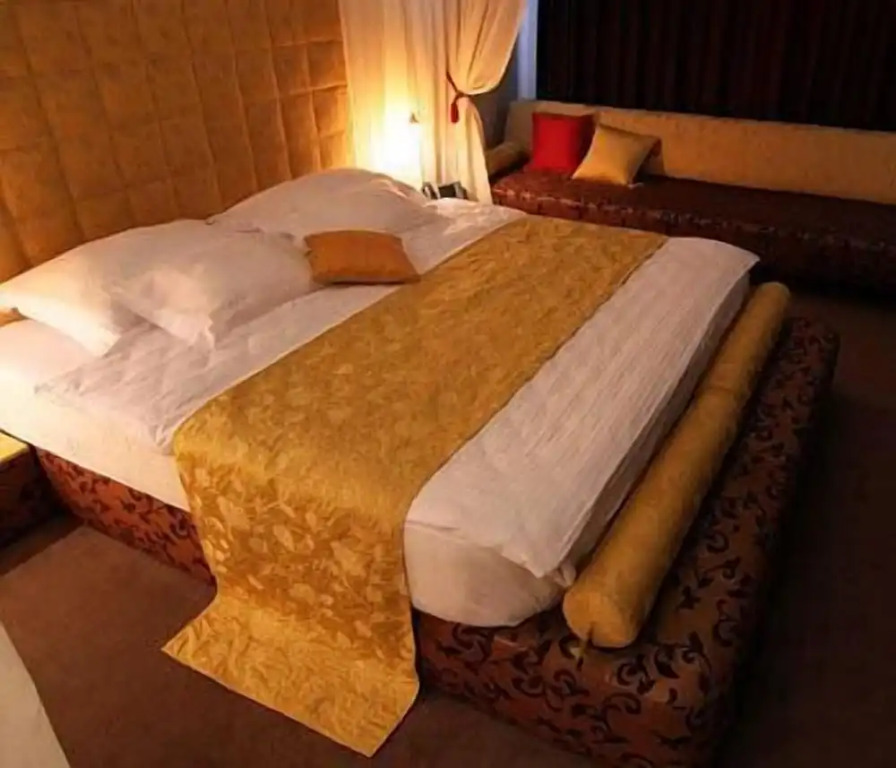 Merona Hotel