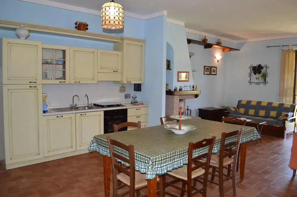 Large Apartment With Shared Swimming Pool in Crete Senesi
