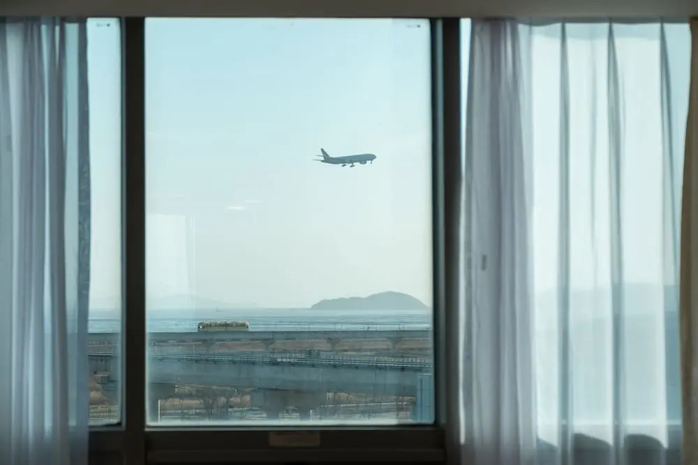 Airport Capsule Hotel Fly me to the moon