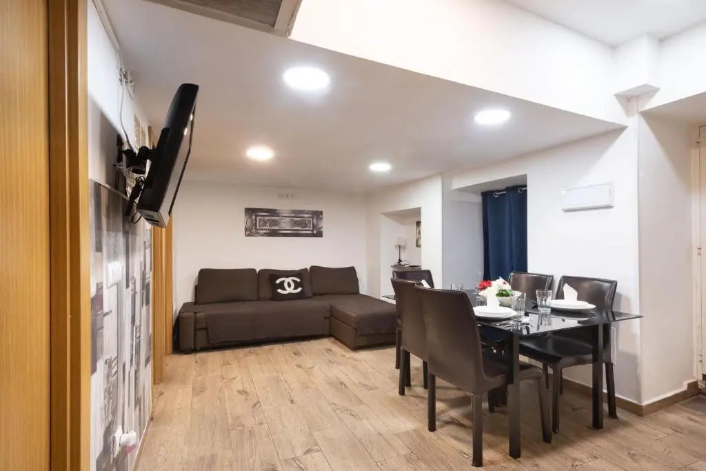 Apartamentos Day Madrid BEATAS Centro Gran Via Sol Malasaña
