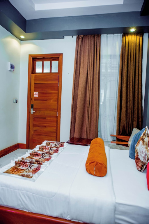 Marona City Hotel