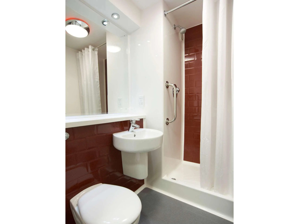 Travelodge Cardiff Atlantic Wharf Hotel