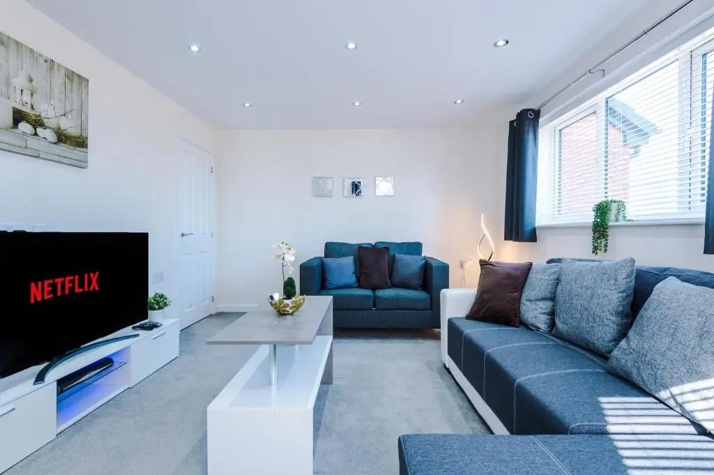 Vidale Court, 3 Bedroom House with River Irwell view, sleeps 6
