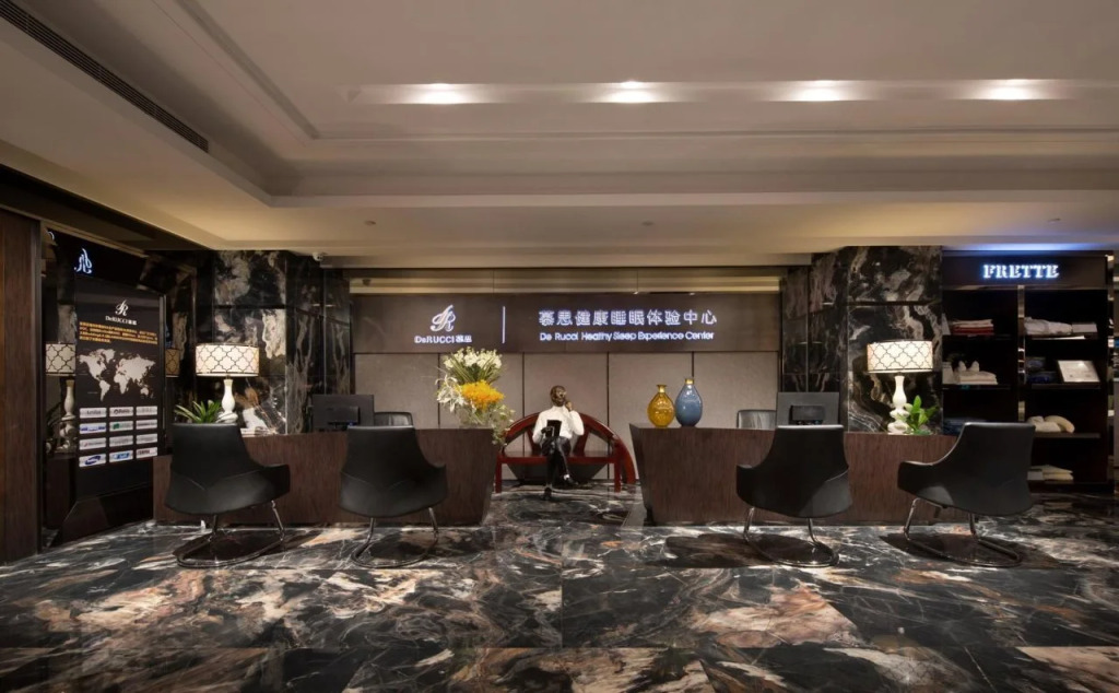 DeRUCCI Hotel