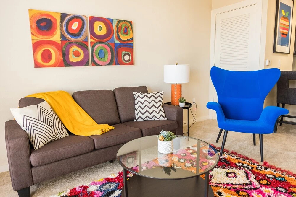 SoHo 1 BR with Balcony by Frontdesk