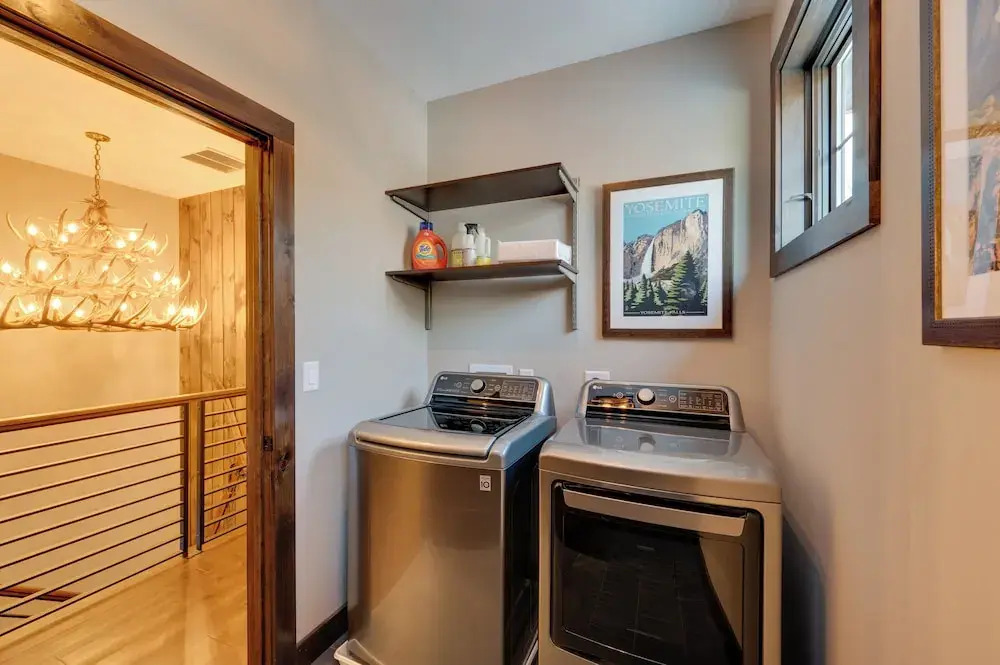 Walk to Loon Mtn Lift: Luxe Family Home w/ Hot Tub