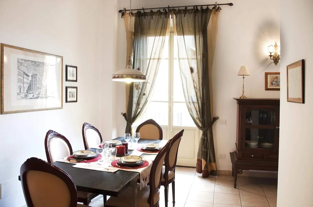 Evaluna Apartments