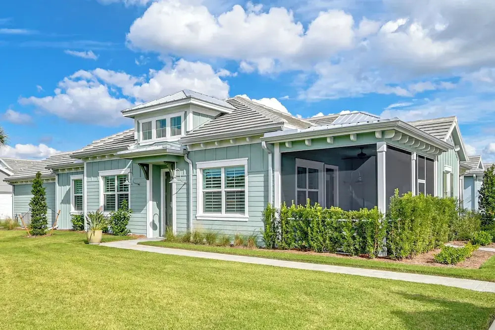 3 Mi to Naples Beach! Couple's Resort Getaway
