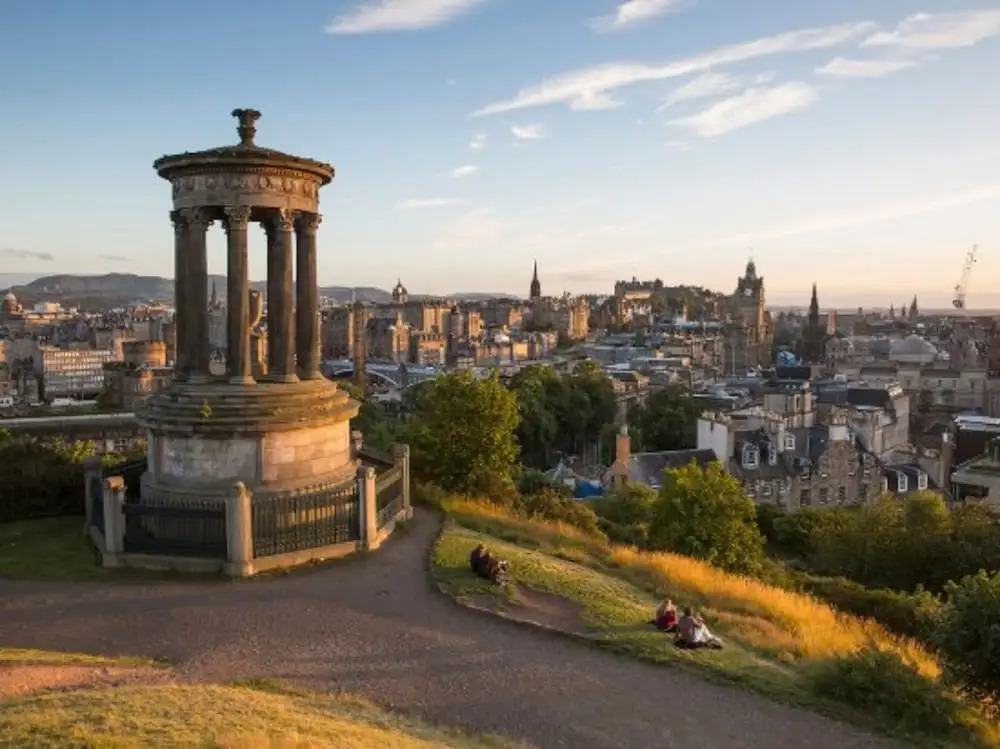 2 Bedroom Apartment In Central Edinburgh