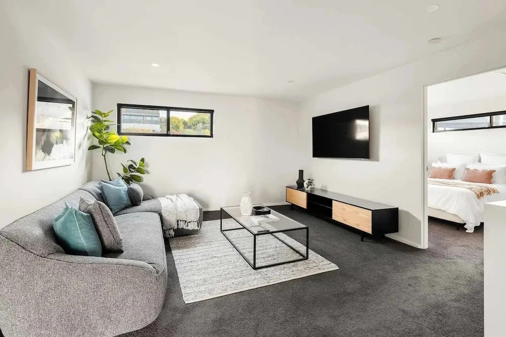 Valora Luxury By The Bay