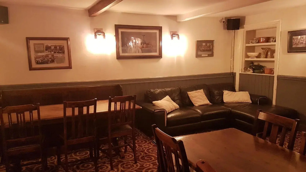 The Antelope at Upavon