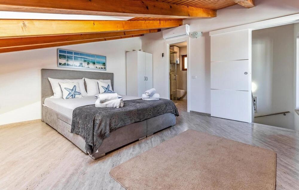 Gorgeous Home In Banjole