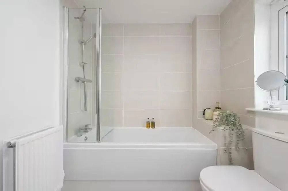 Stylish House in Perth-hot Tub-garden-sleeps 6