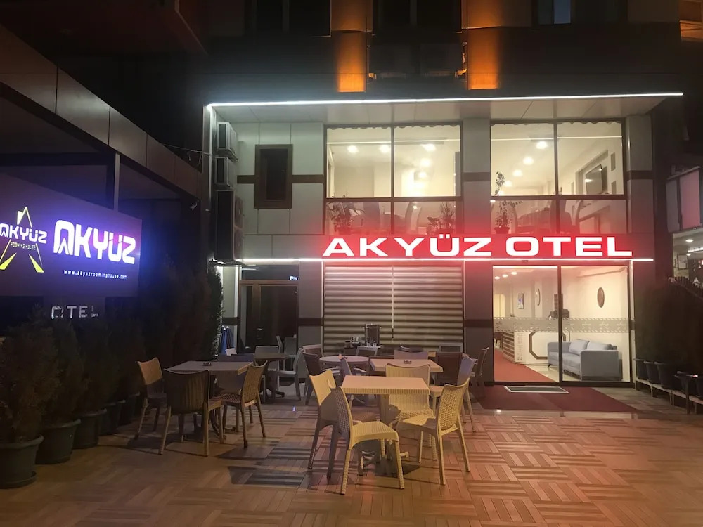 Akyuz Rooming House