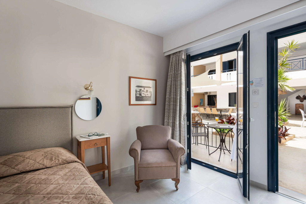 Nami Hotel & Suites