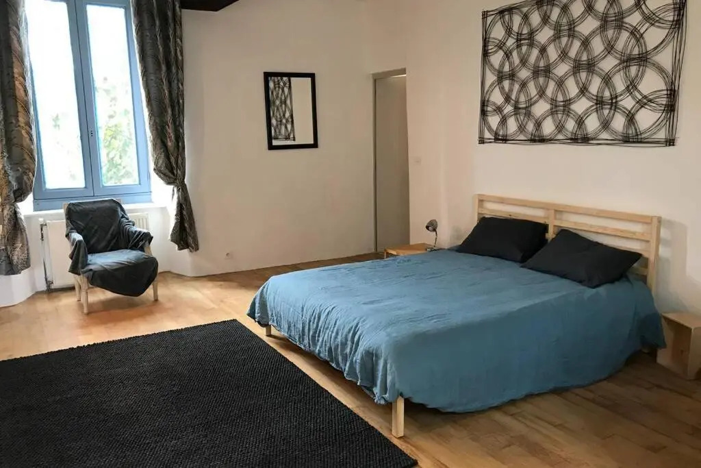 Studio et terrasse au sein d'un manoir XVIIème