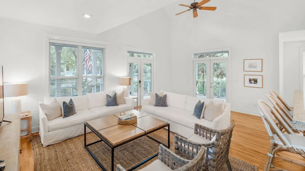 Close to the Beach & Close to the Pool