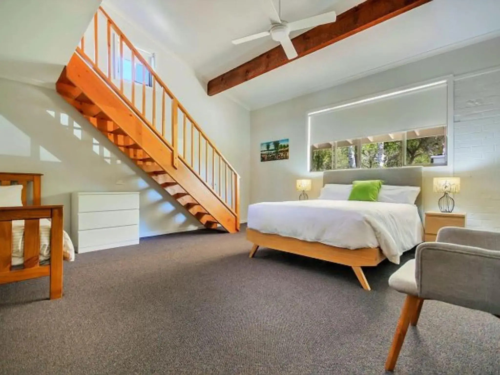 3 Minute Walk to Collingwood Beach Pet Friendly and Stylish