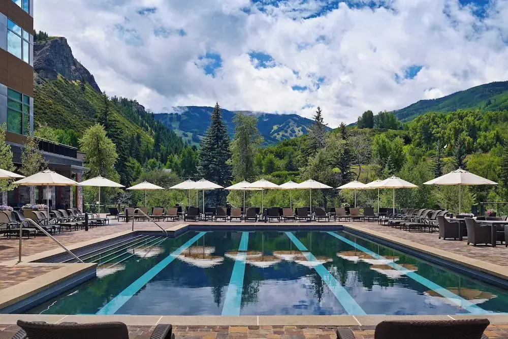 Beaver Creek Solace by Avantstay Studio w/ Resort Pool + Hot Tub Premier Avon Location