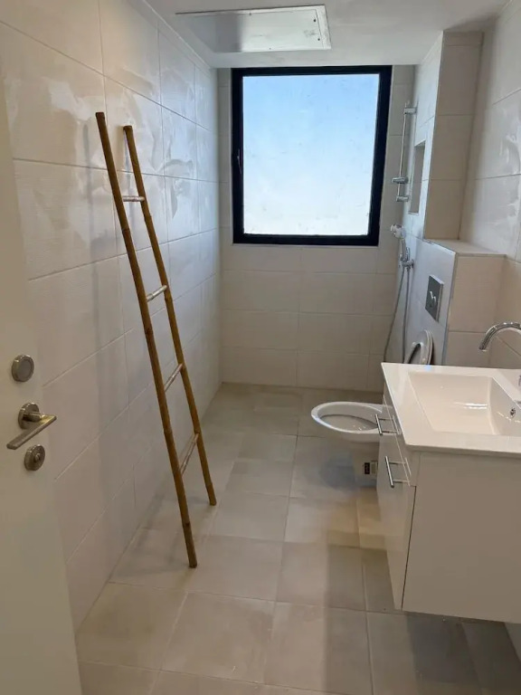 J&G Suites