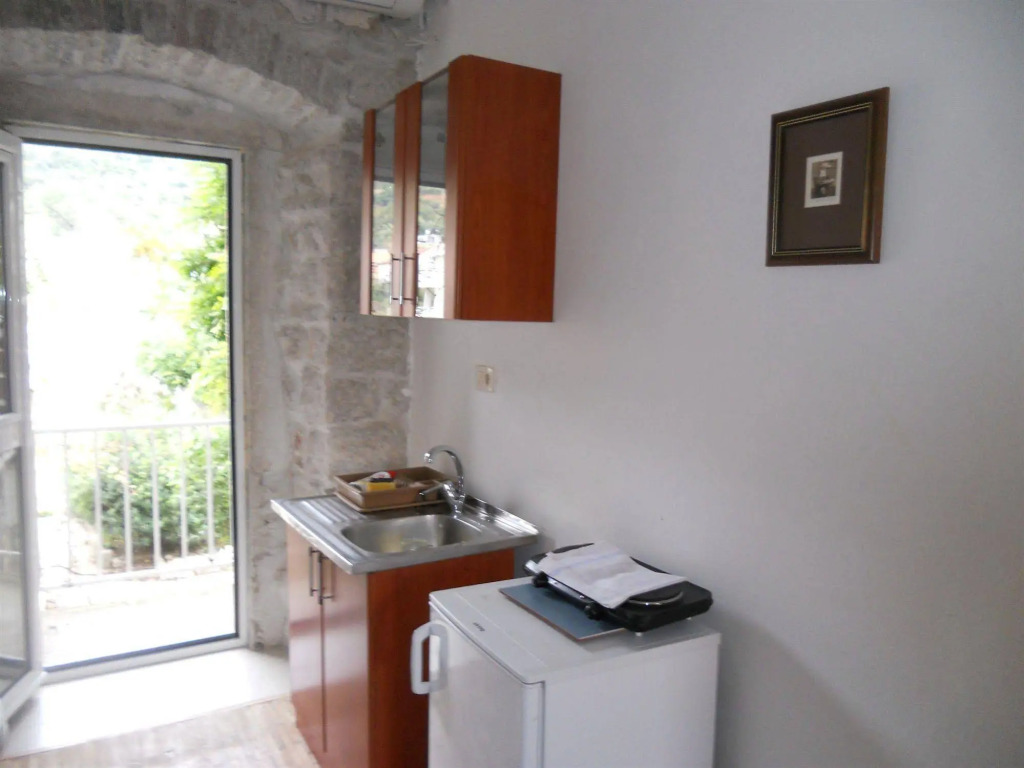 LaRos Apartments