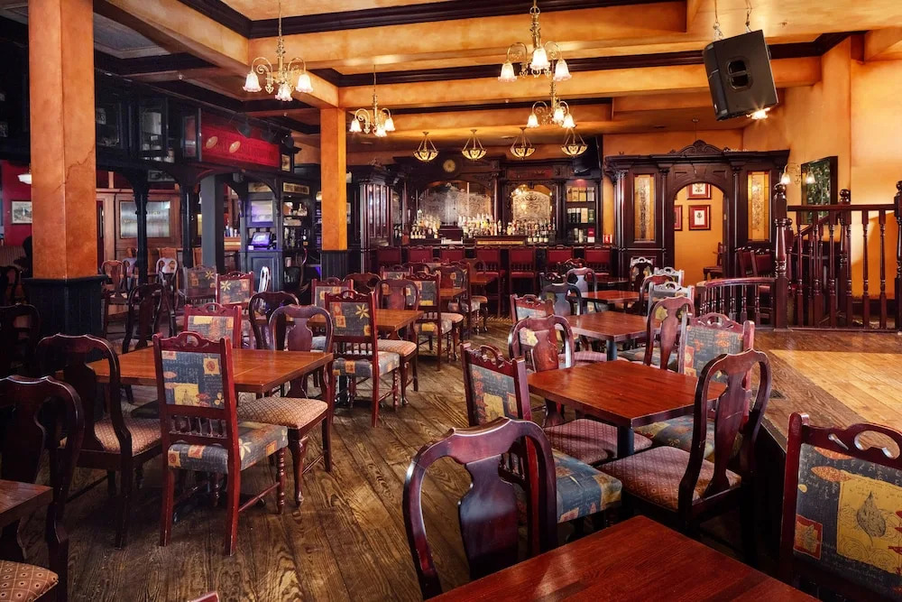 Irish Cottage Inn & Suites