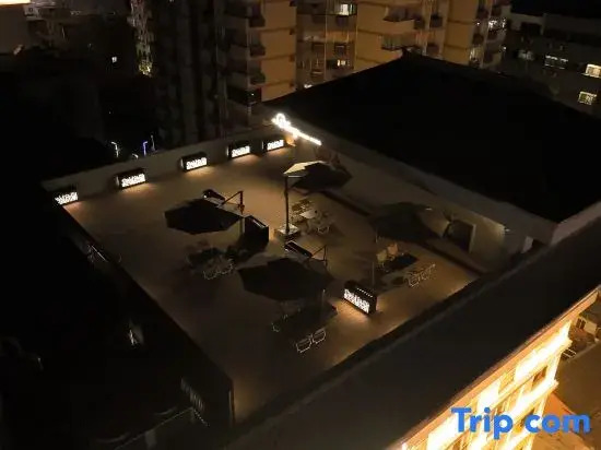 Yishe 101 Hotel (Xi'an Bell and Drum Tower Sajinqiao Subway Station)
