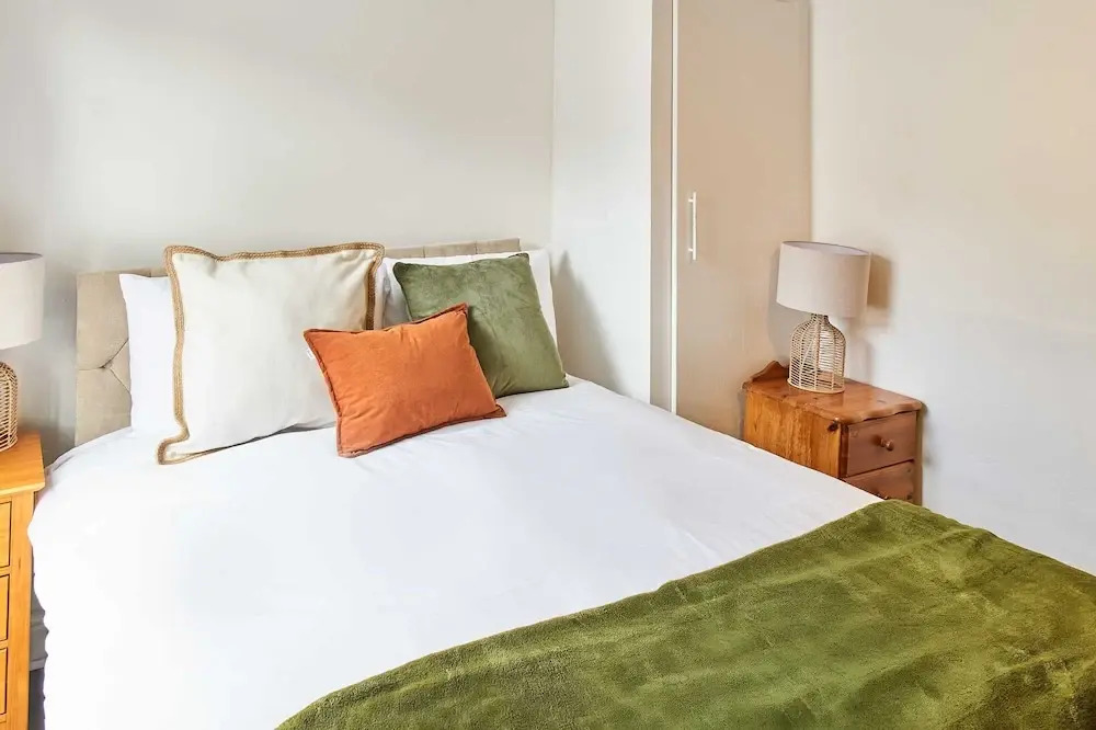 Host Stay Bishop House