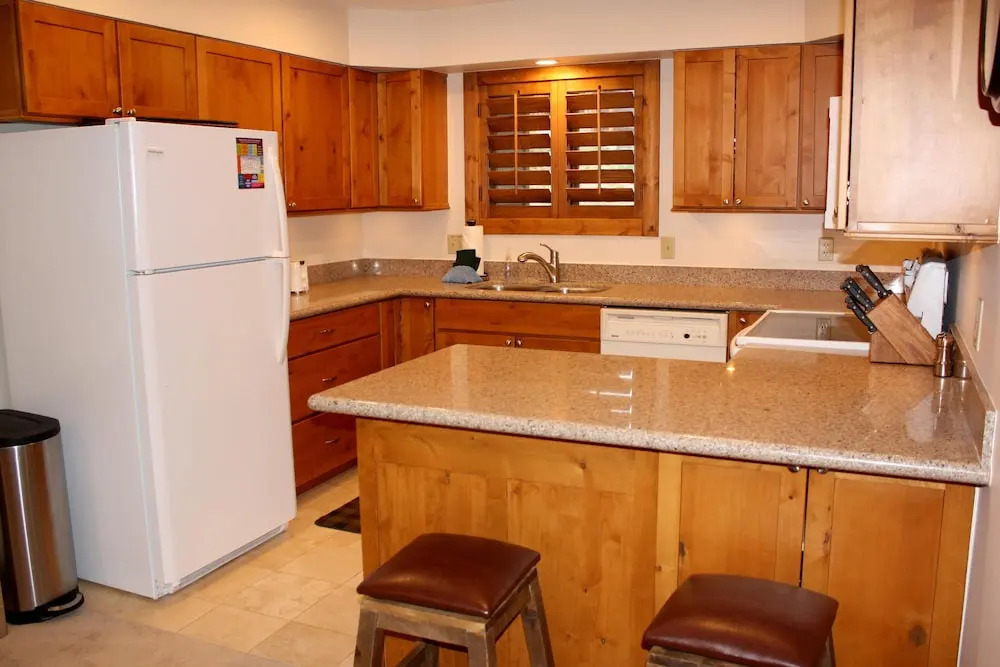 Woods Manor Condo