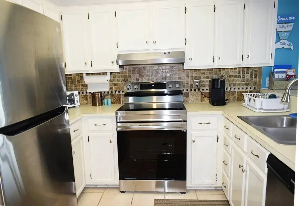 Ocean Shores 301 3 Bedroom Condo by RedAwning, North Myrtle Beach