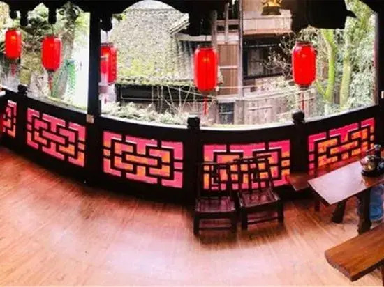 Waving Hand Inn (Furong Ancient Town Scenic Area Branch)