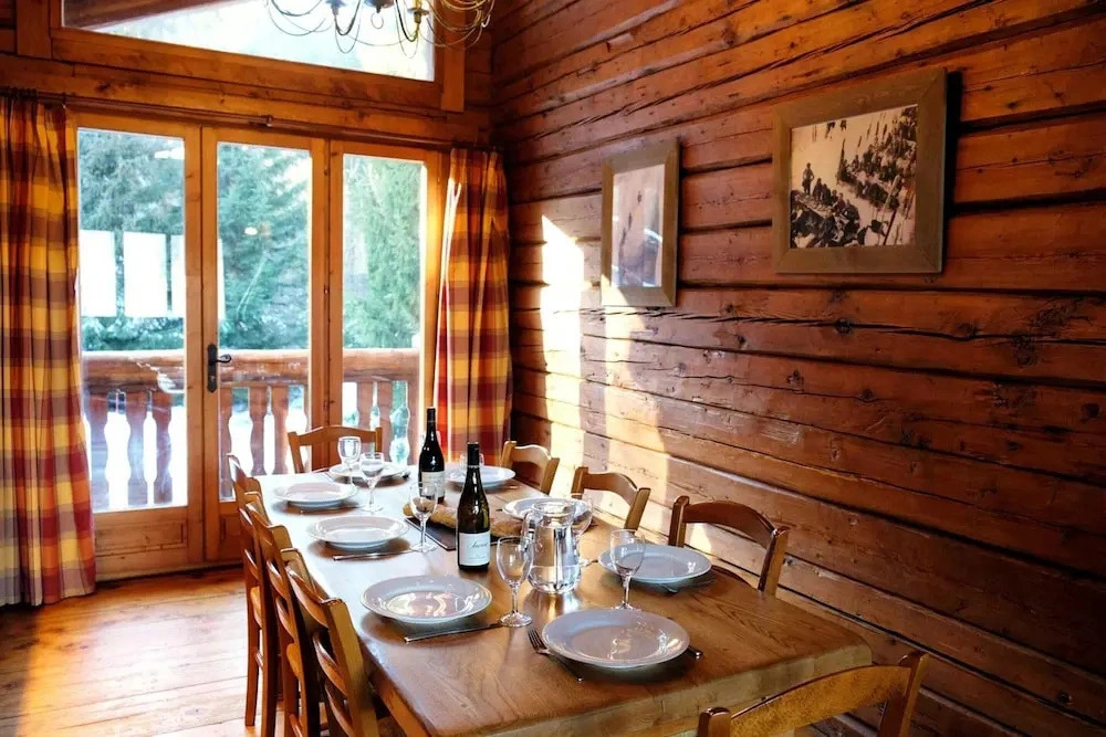 Chalet in La Tania Near Ski Slopes